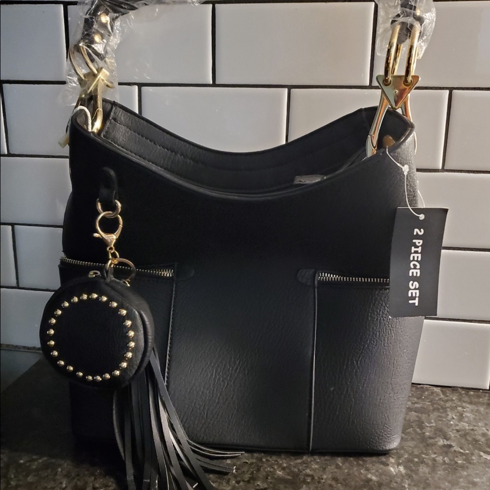 Alyssa Black Hobo Shoulder Bag. Vegan Leather.